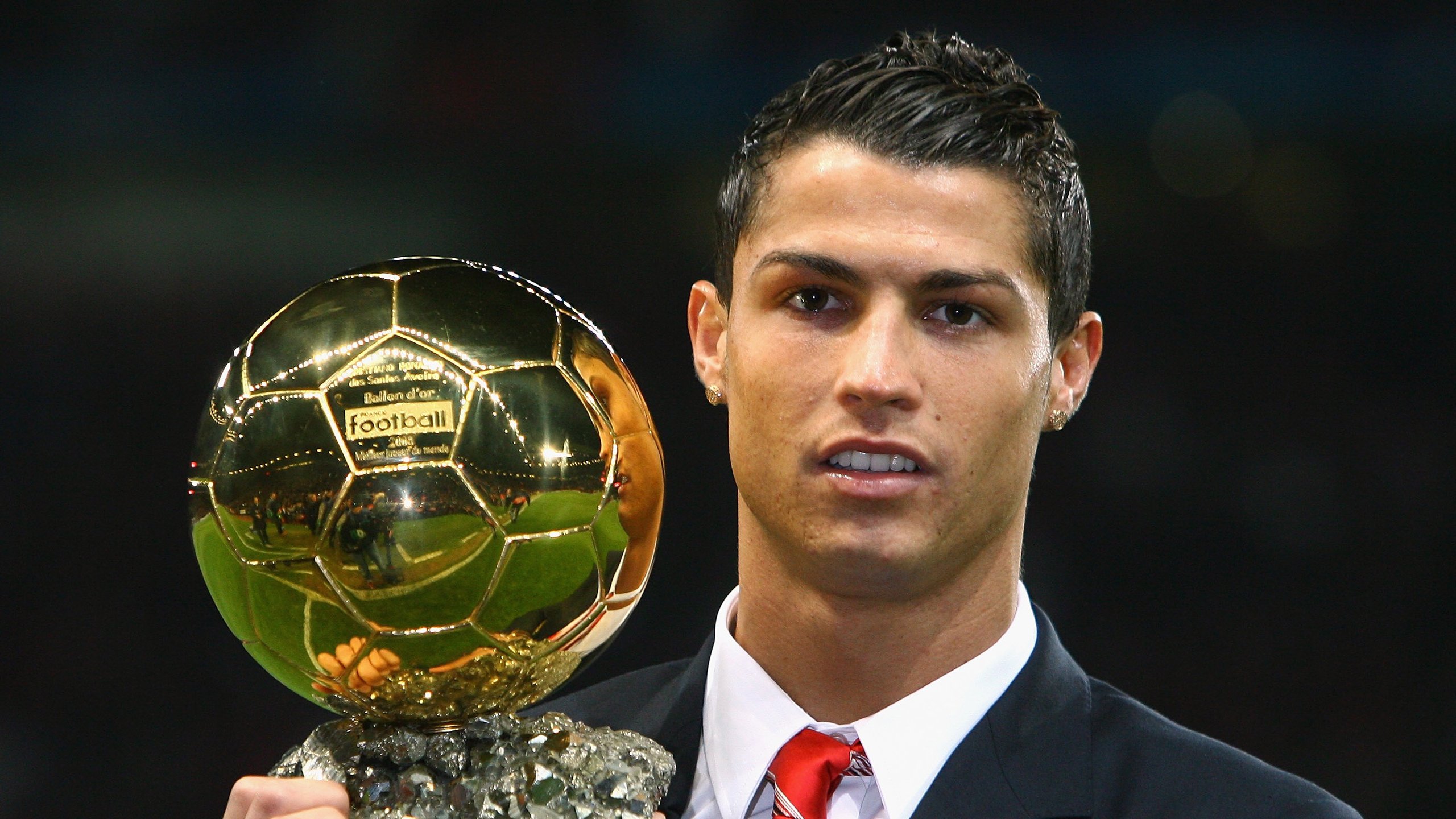 《FIFA》新版本上线，加入多项创新玩法，玩家反馈热烈，fifa新规