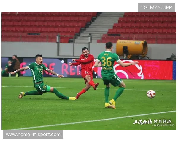 颜骏凌连续扑出巴尔加斯禁区内劲射，海港热身赛3比0大胜对手